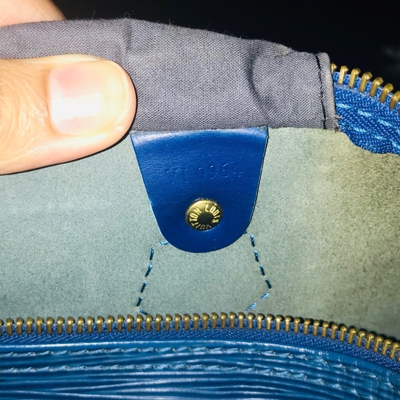 LOUIS VUITTON | Handbag - Picture 6 of 8